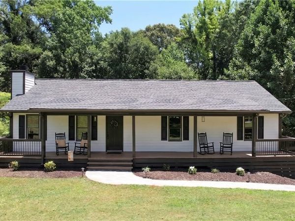323 Hill Crest Circle, Woodstock, GA 30188