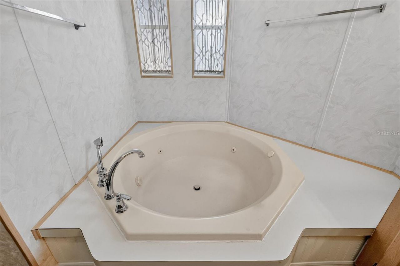 3224 Manatee Road , Tavares, FL 32778 Photo