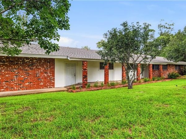 2225 DONAHUE FERRY Road, Pineville, LA 71360