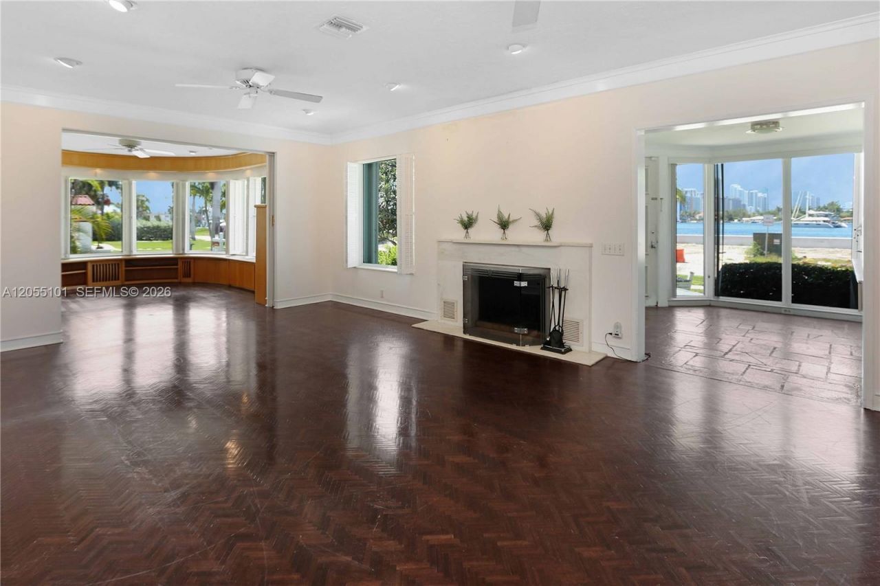 803 N Southlake Dr, Hollywood, FL 33019 Photo
