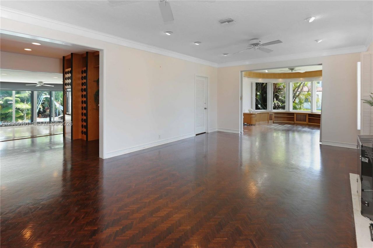 803 N Southlake Dr, Hollywood, FL 33019 Photo