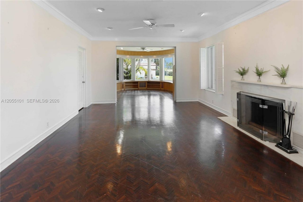 803 N Southlake Dr, Hollywood, FL 33019 Photo