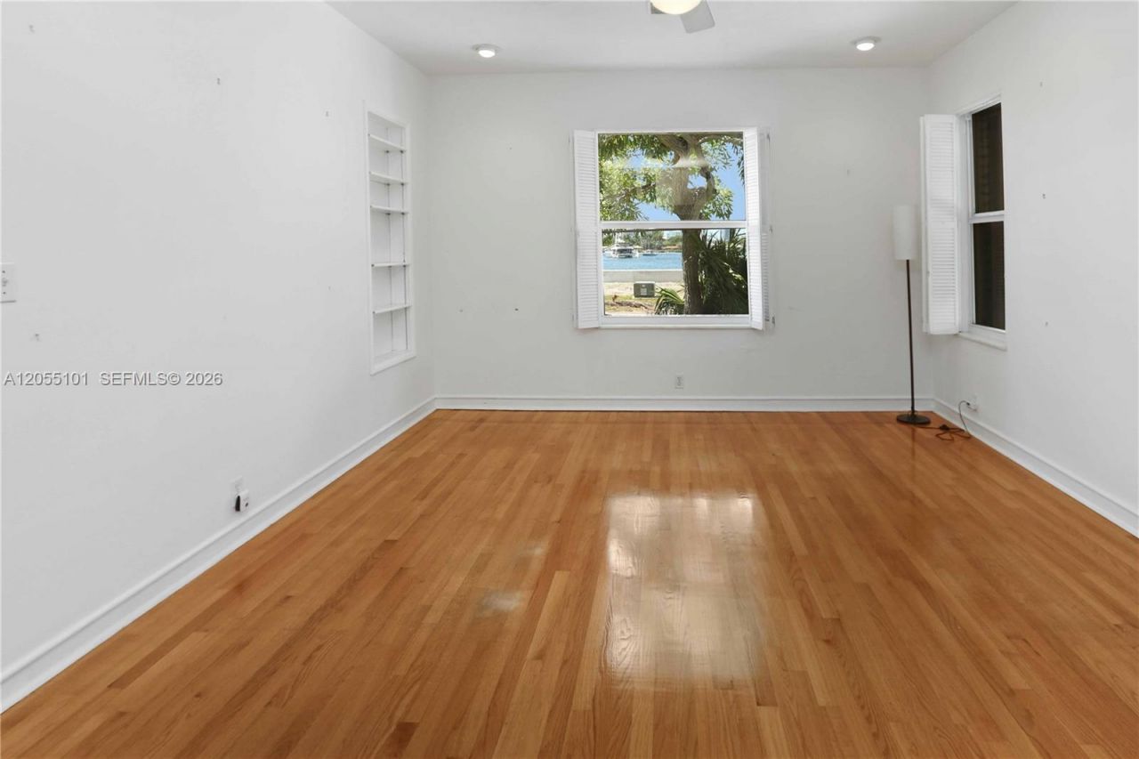803 N Southlake Dr, Hollywood, FL 33019 Photo