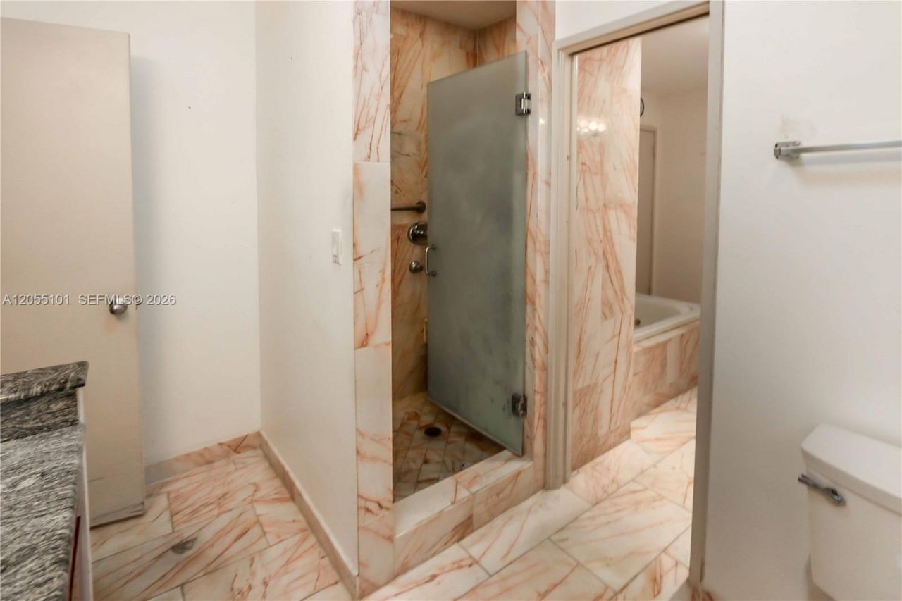 803 N Southlake Dr, Hollywood, FL 33019 Photo