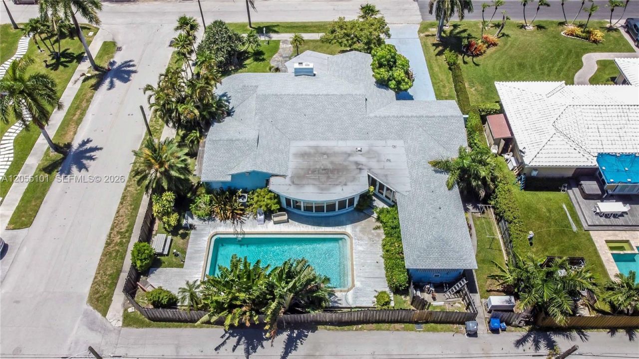 803 N Southlake Dr, Hollywood, FL 33019 Photo