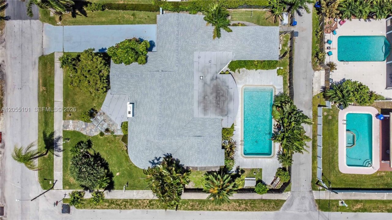 803 N Southlake Dr, Hollywood, FL 33019 Photo