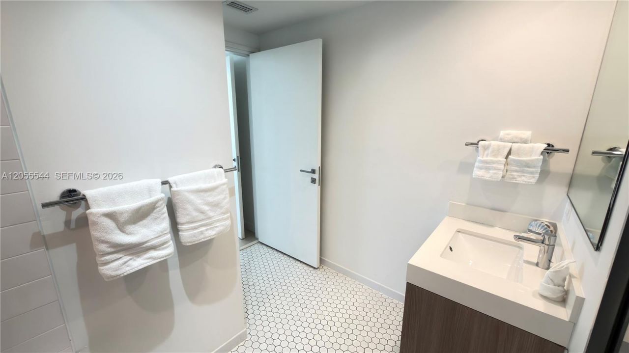 401 N Birch Rd, Unit 415, Fort Lauderdale, FL 33304 Photo