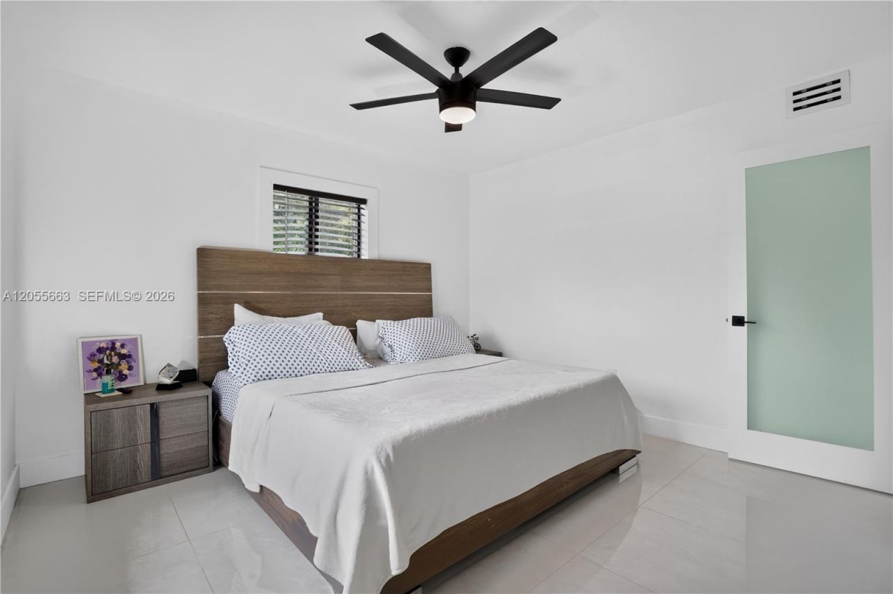 1220 NW 125th St, North Miami, FL 33167 Photo