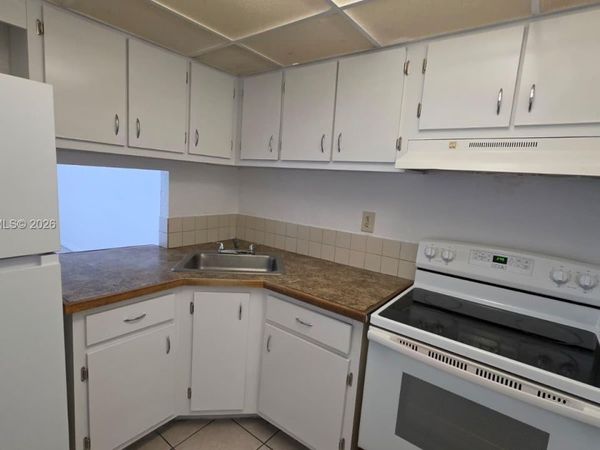 4550 NW 9th St, Unit 308E, Miami, FL 33126