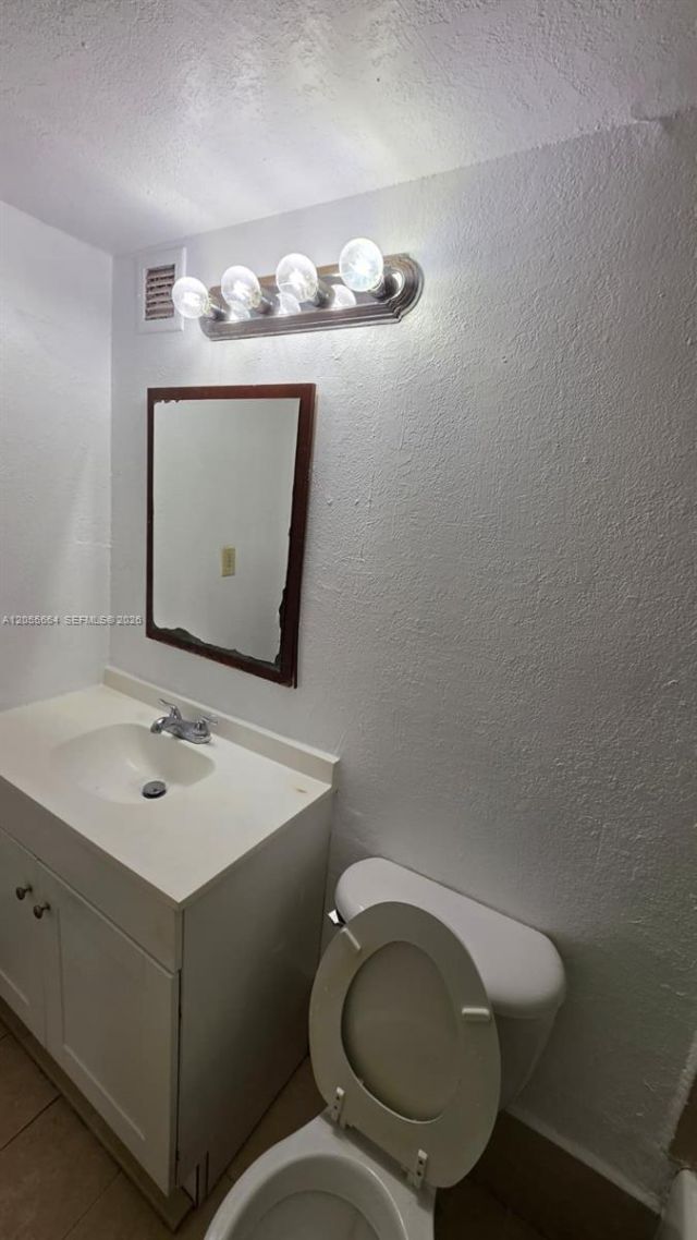 4550 NW 9th St, Unit 308E, Miami, FL 33126 Photo