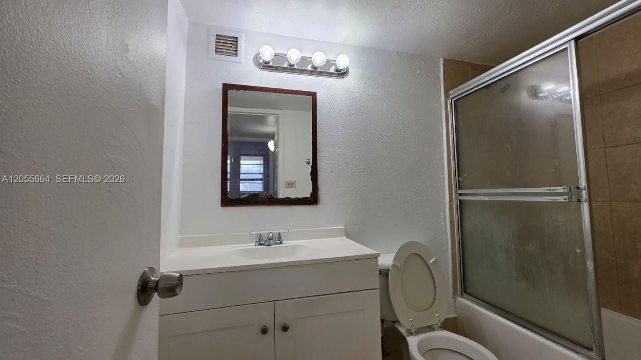 4550 NW 9th St, Unit 308E, Miami, FL 33126 Photo