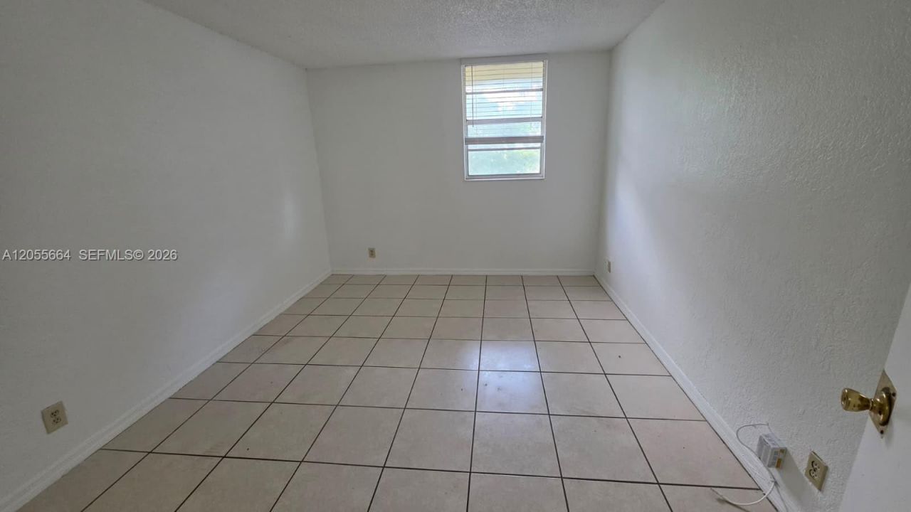 4550 NW 9th St, Unit 308E, Miami, FL 33126 Photo