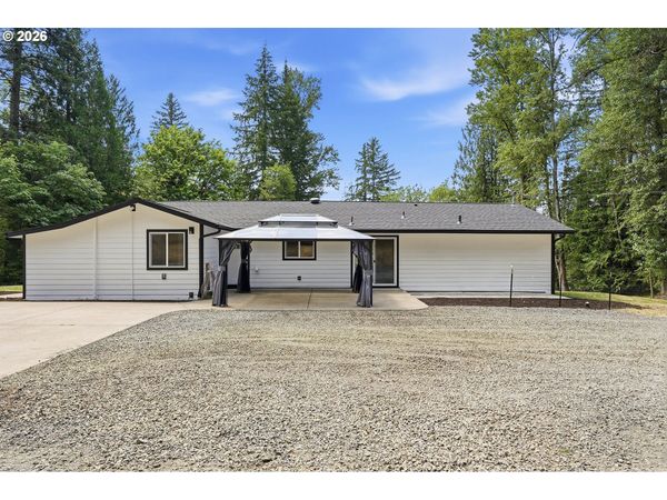 15741 S GILCHRIST RD, Mulino, OR 97042