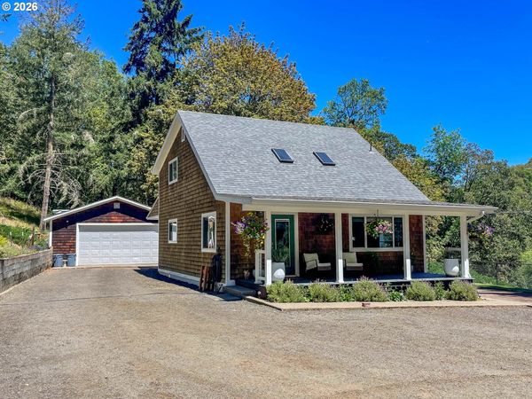 855 SAN SOUCI DR, Roseburg, OR 97471
