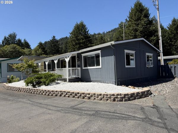 98825 PLEASANT HILL DR, Unit 26, Brookings, OR 97415