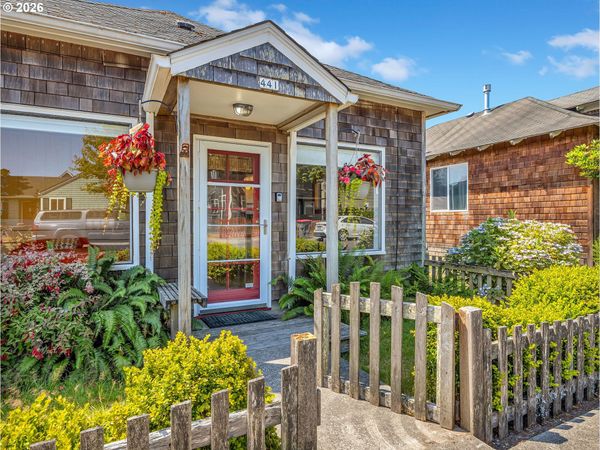 441 12TH AVE, Seaside, OR 97138