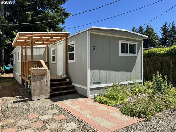 5170 GRAND AVE, Unit 31, Florence, OR 97439
