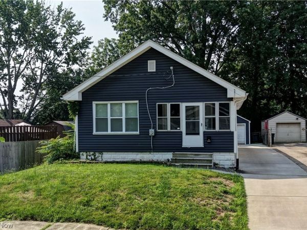 1870 Shaw Avenue , Akron, OH 44305