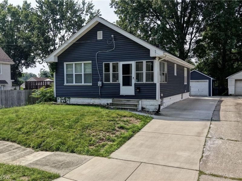1870 Shaw Avenue, Akron, OH 44305 Photo 2