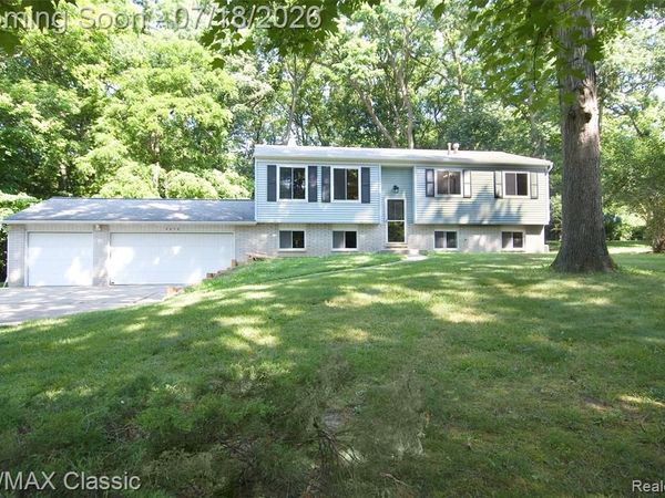 2656 Kathleen Drive, Brighton Twp, MI 48114