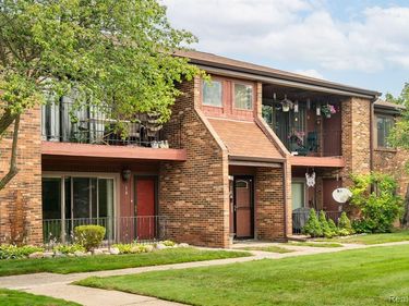 23788 Village House Drive N, Southfield, MI 48033