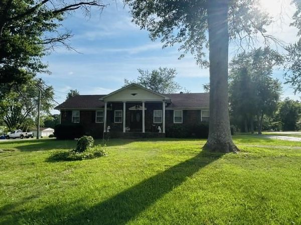 1418 Nashville Street , Russellville, KY 42276