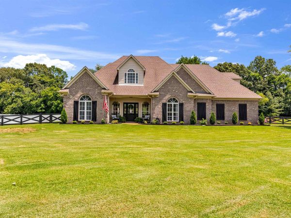 460 CROOKED CREEK DR, Oakland, TN 38060