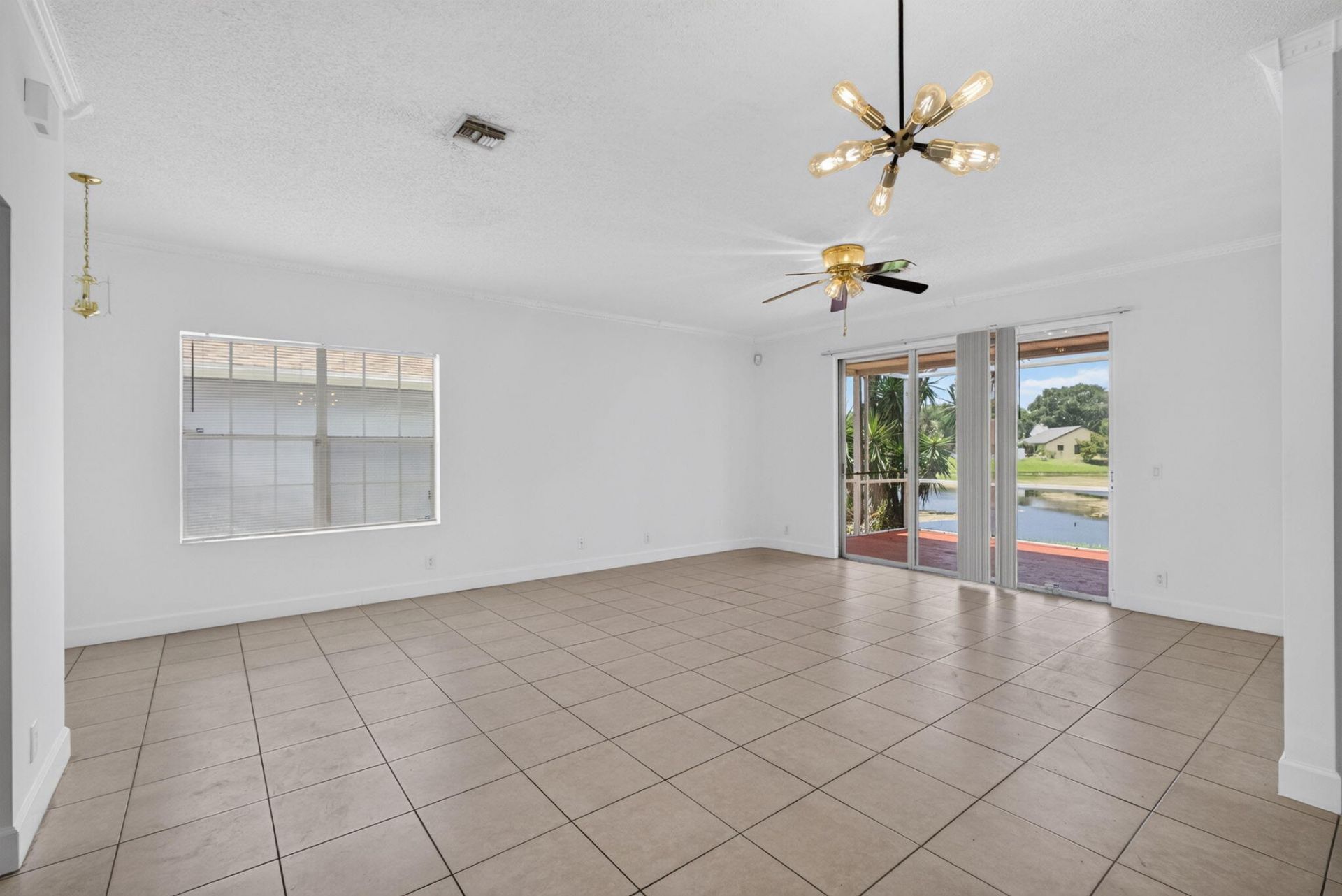 3871 Circle Lake Drive, West Palm Beach, FL 33417 Photo