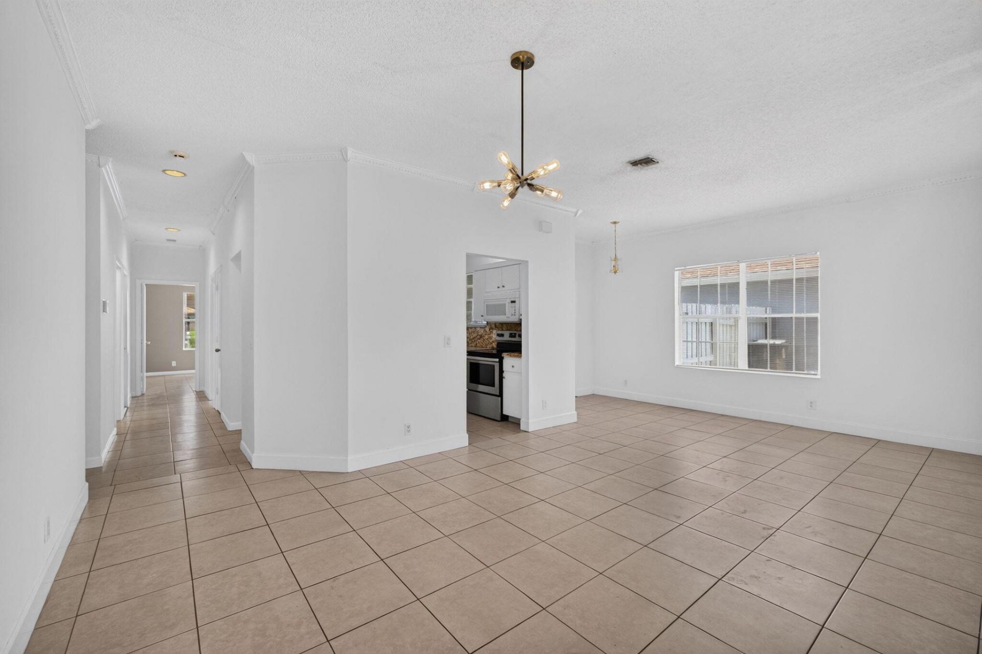 3871 Circle Lake Drive, West Palm Beach, FL 33417 Photo