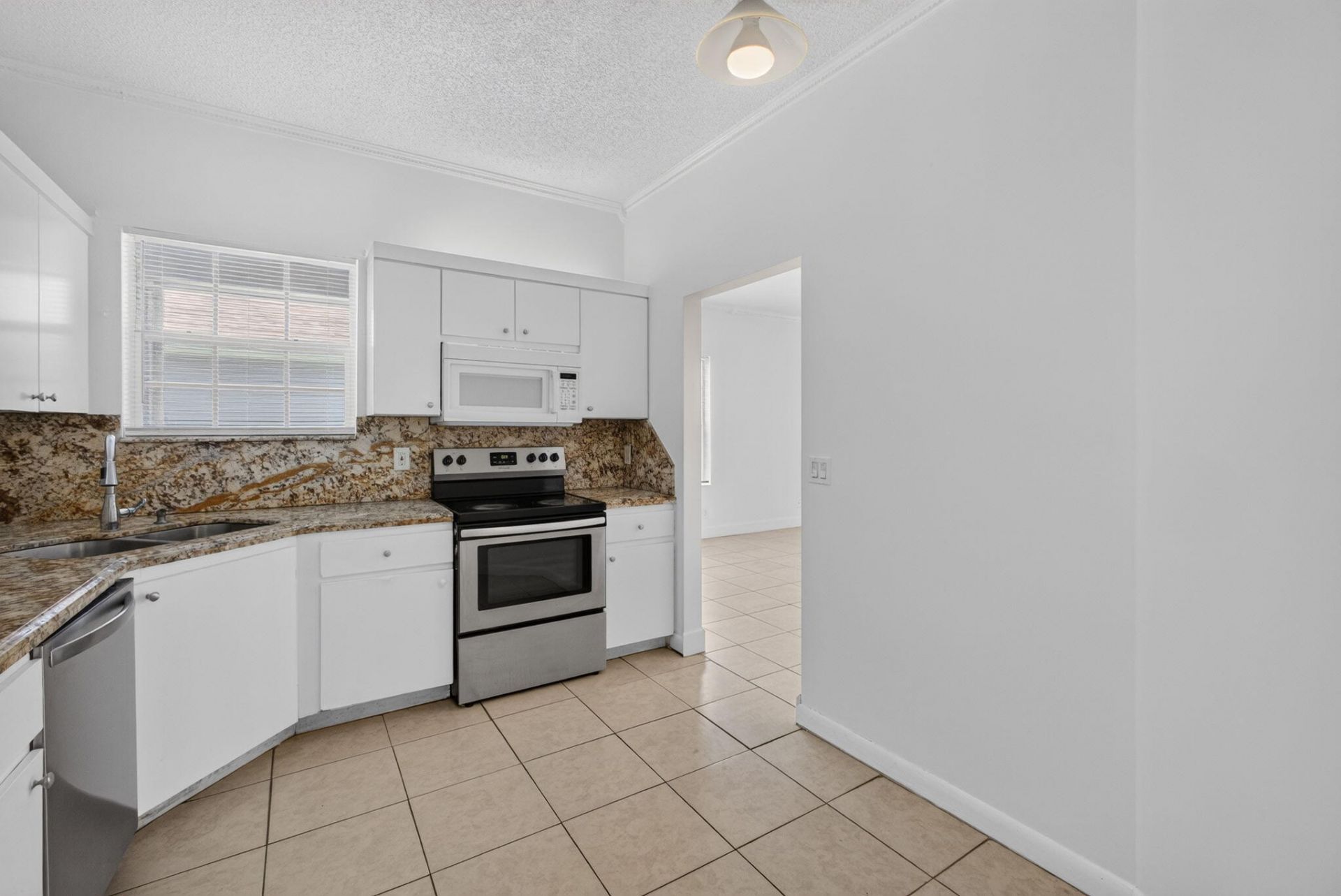 3871 Circle Lake Drive, West Palm Beach, FL 33417 Photo