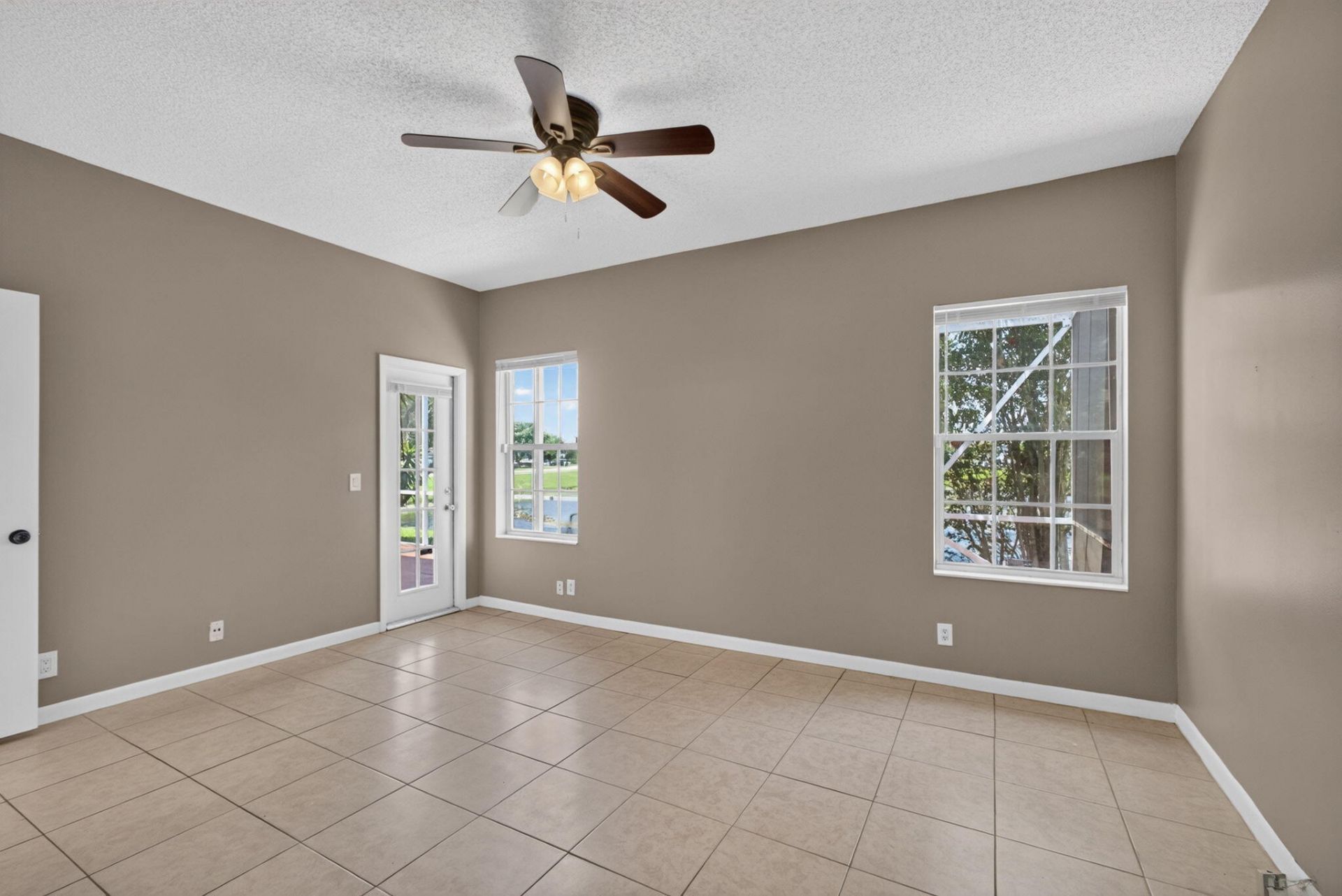 3871 Circle Lake Drive, West Palm Beach, FL 33417 Photo
