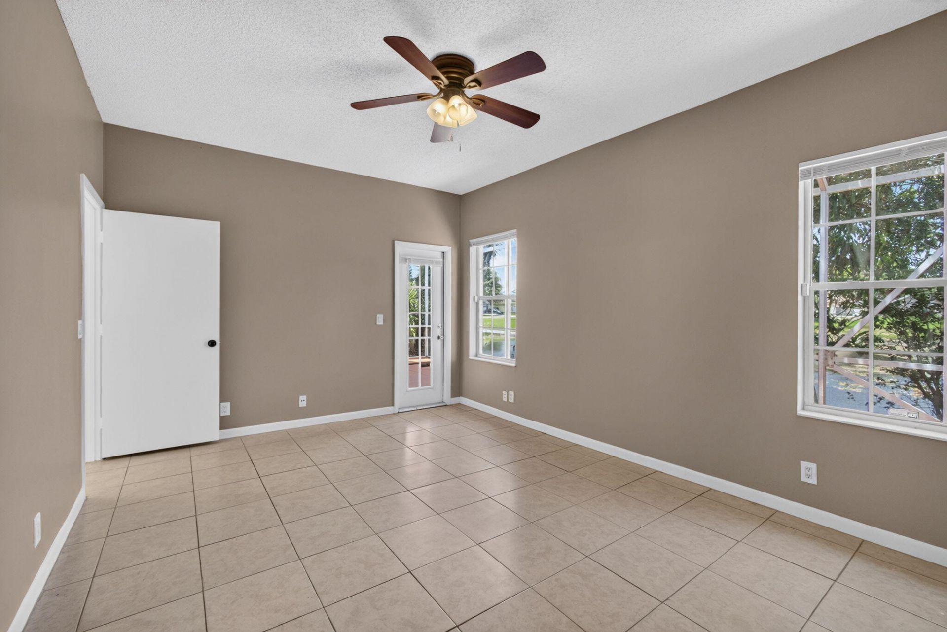 3871 Circle Lake Drive, West Palm Beach, FL 33417 Photo
