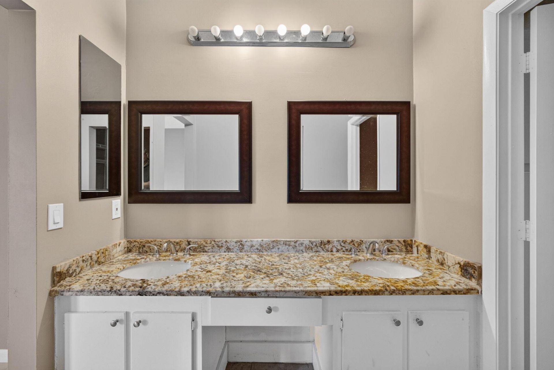 3871 Circle Lake Drive, West Palm Beach, FL 33417 Photo