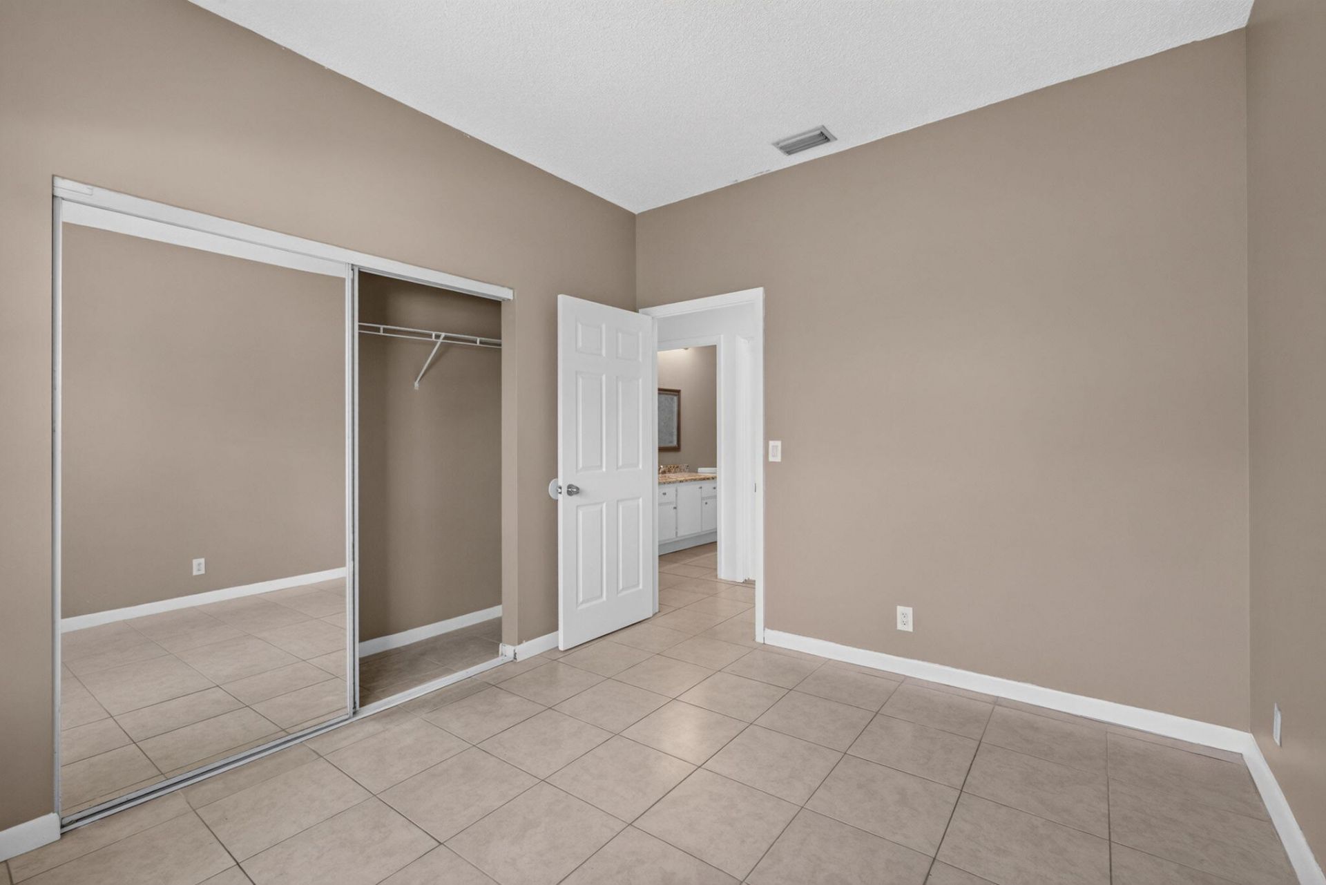 3871 Circle Lake Drive, West Palm Beach, FL 33417 Photo