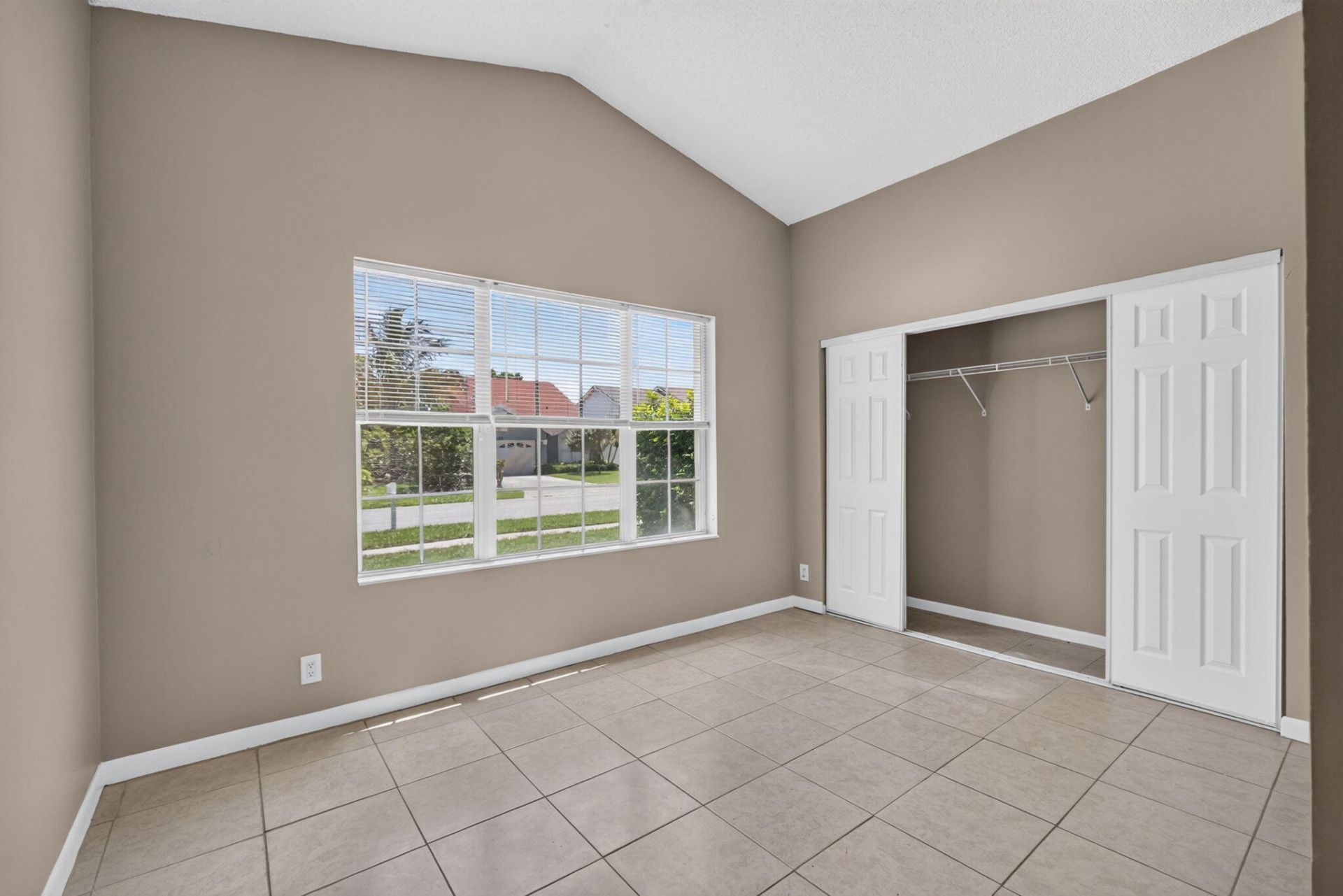 3871 Circle Lake Drive, West Palm Beach, FL 33417 Photo