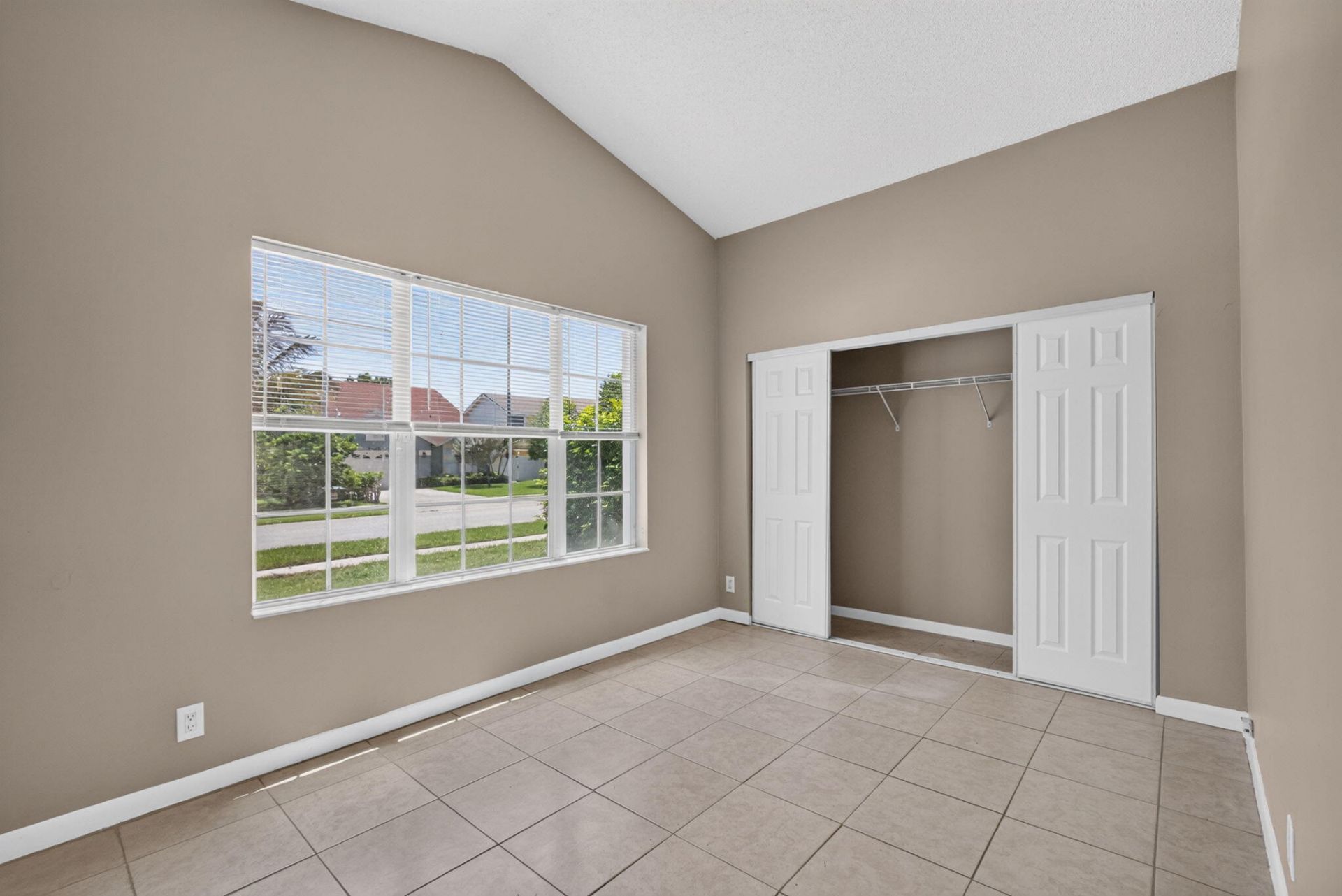 3871 Circle Lake Drive, West Palm Beach, FL 33417 Photo