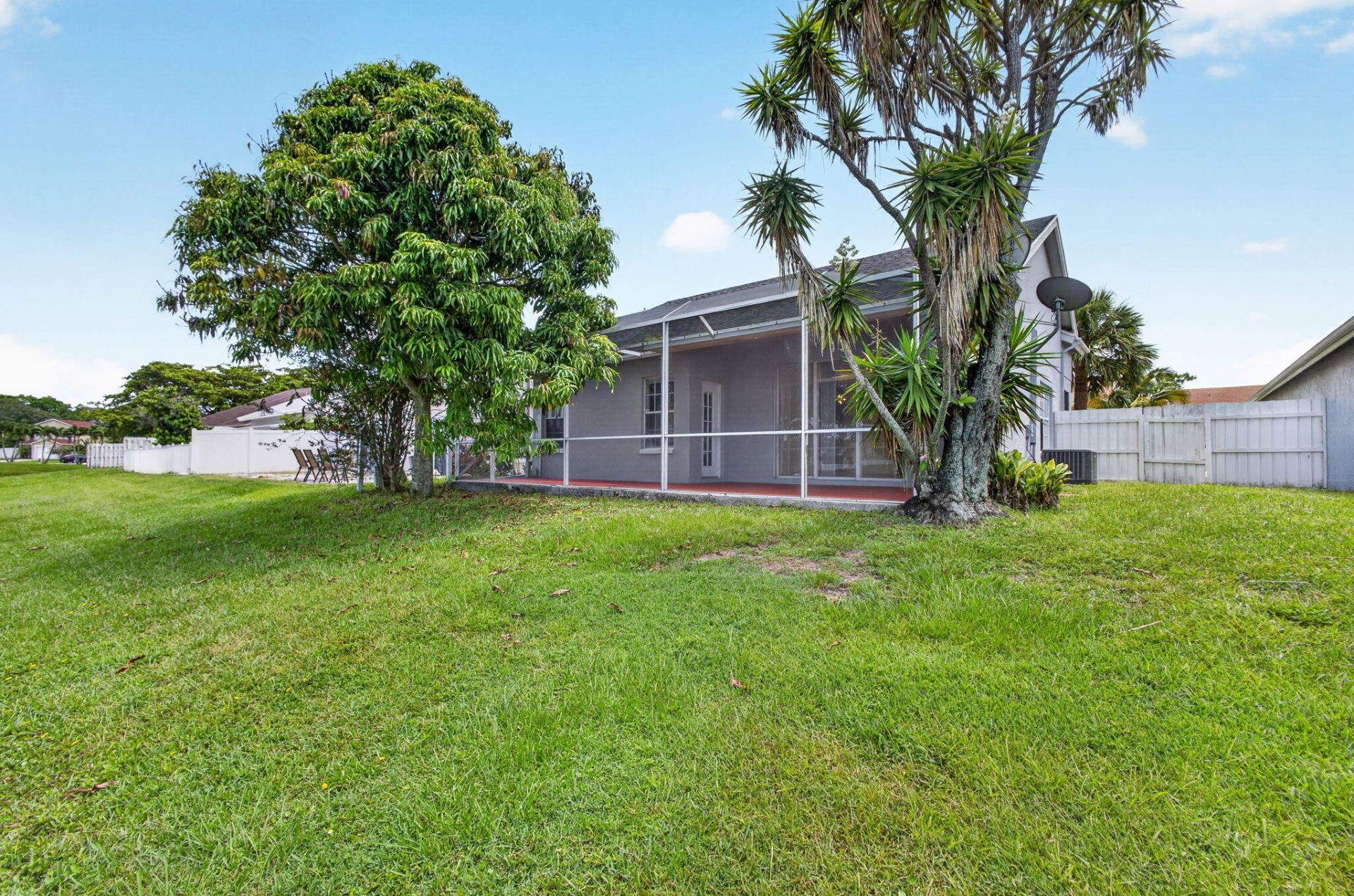 3871 Circle Lake Drive, West Palm Beach, FL 33417 Photo