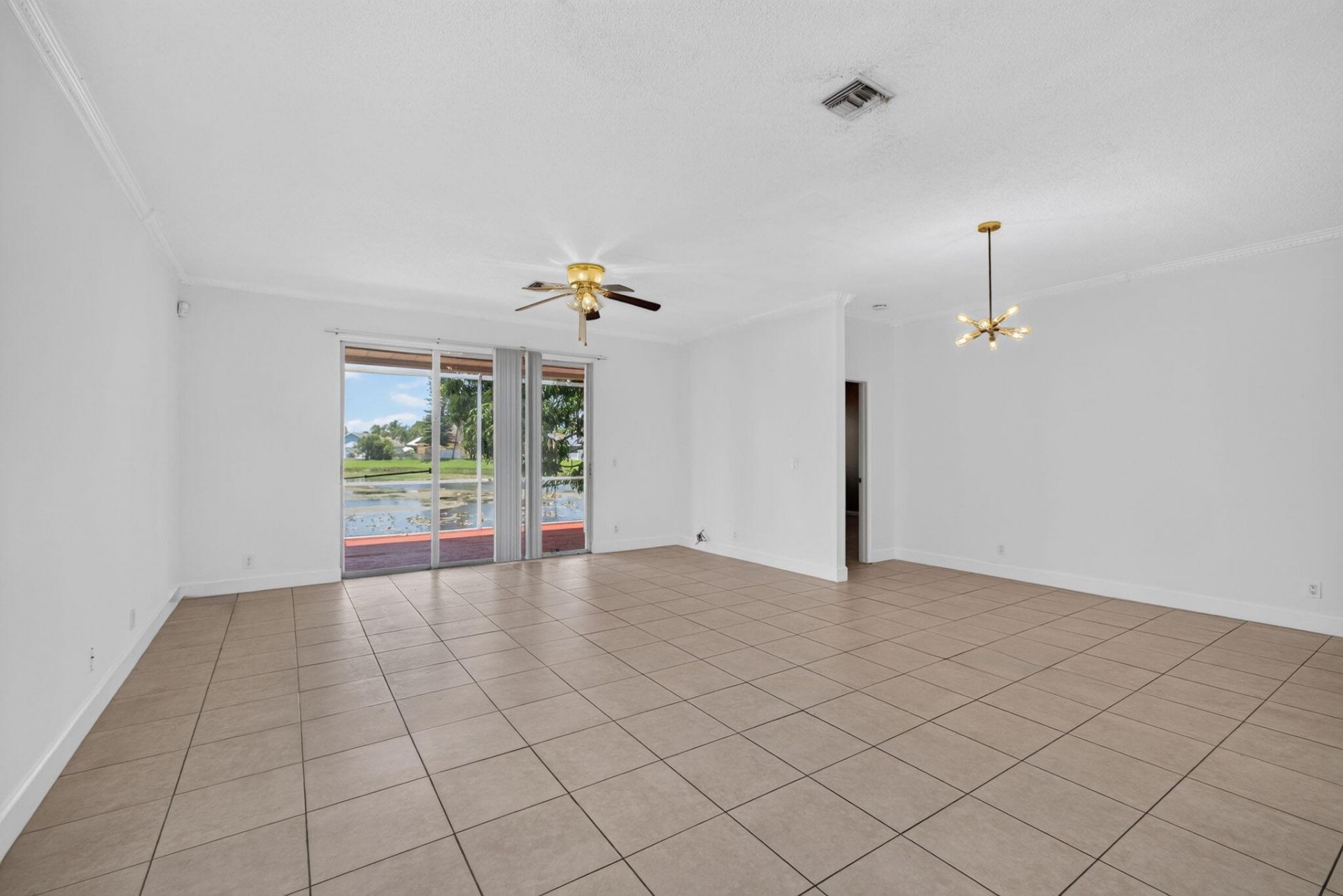 3871 Circle Lake Drive, West Palm Beach, FL 33417 Photo