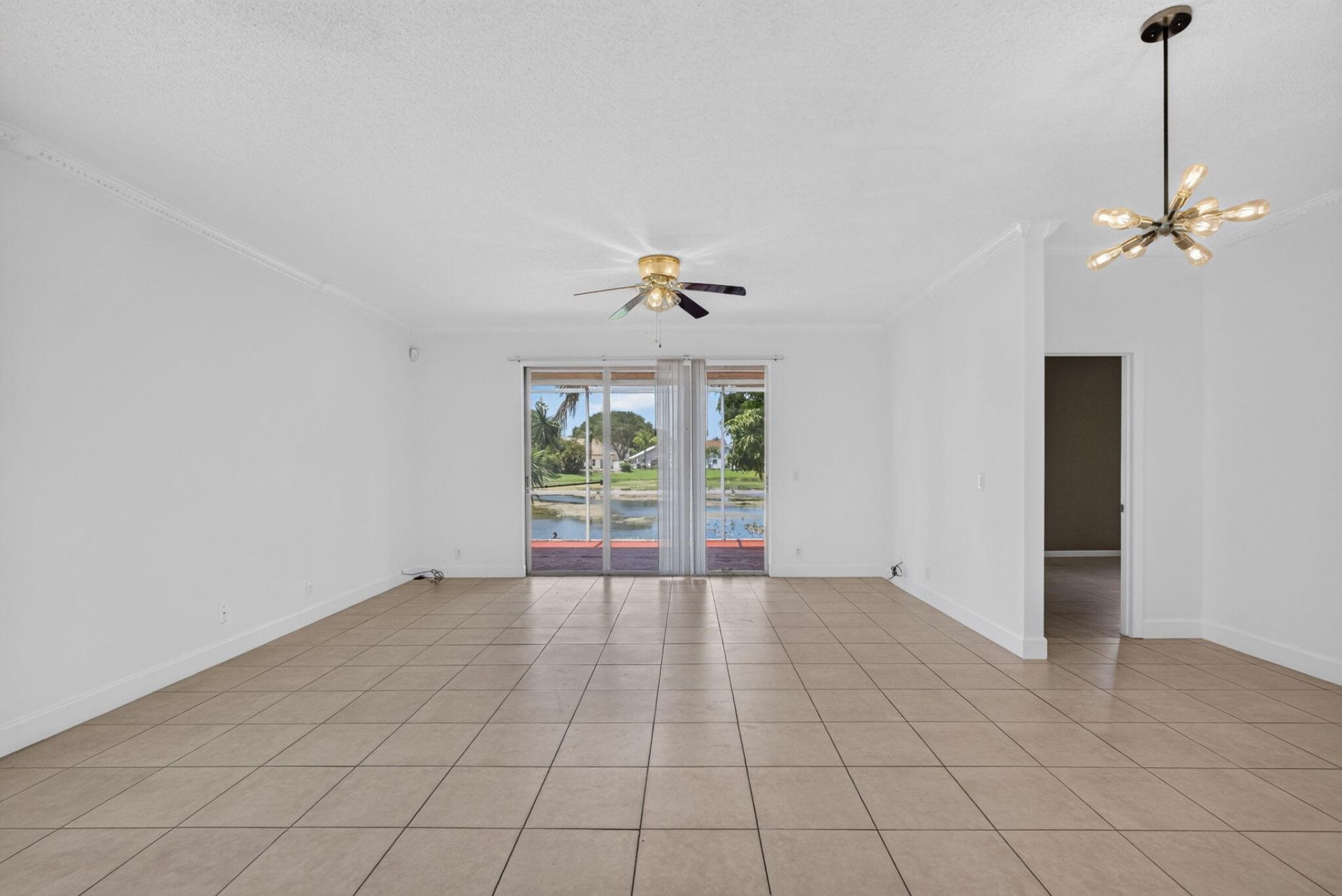 3871 Circle Lake Drive, West Palm Beach, FL 33417 Photo