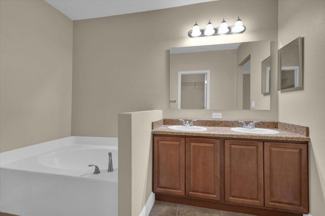 6118 NW Wild Cotton Way, Port Saint Lucie, FL 34986 Photo