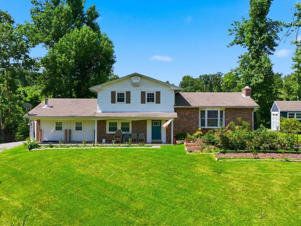 3216 Dry Creek Road, Duffield, VA 24244