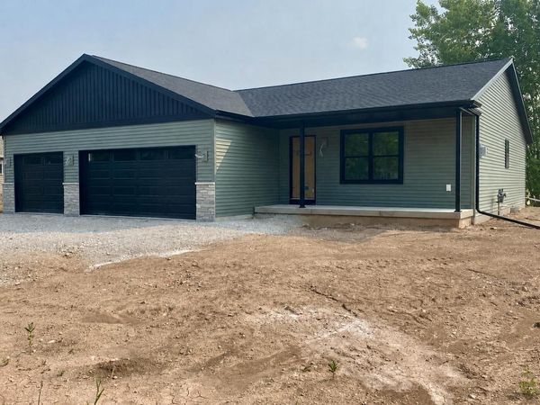1519 Alpine CIRCLE, North Fond Du Lac, WI 54937