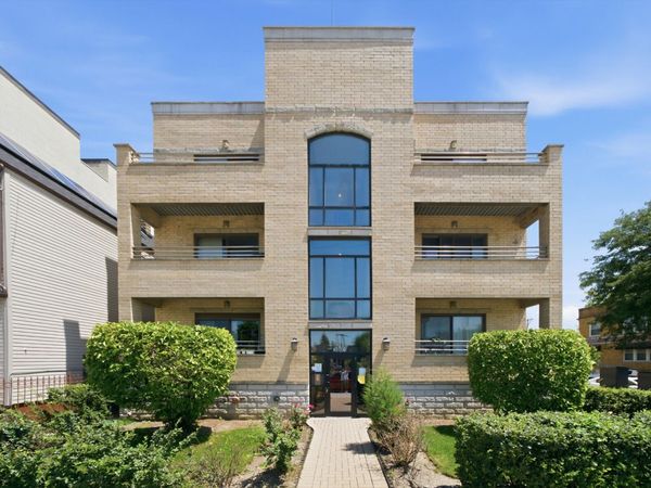 3801 N Kedzie Avenue , Unit 3S, Chicago, IL 60618