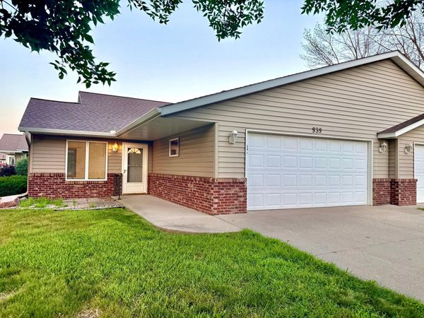 939 Mayvis Boulevard , Mankato, MN 56001