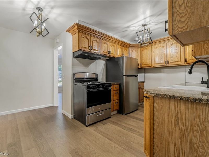 3737 Walter Road, North Olmsted, OH 44070 Photo 2
