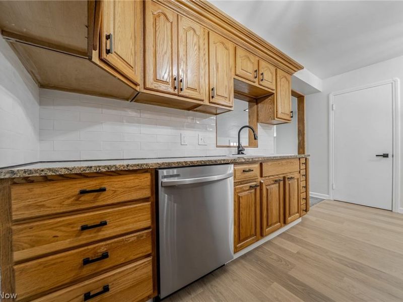 3737 Walter Road, North Olmsted, OH 44070 Photo 3