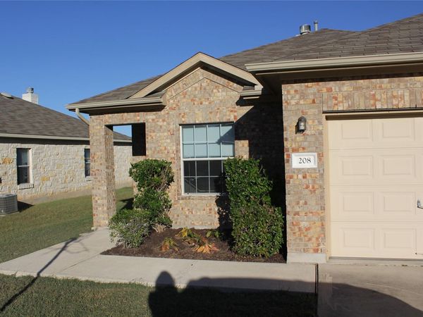 208 Firwood , Kyle, TX 78640
