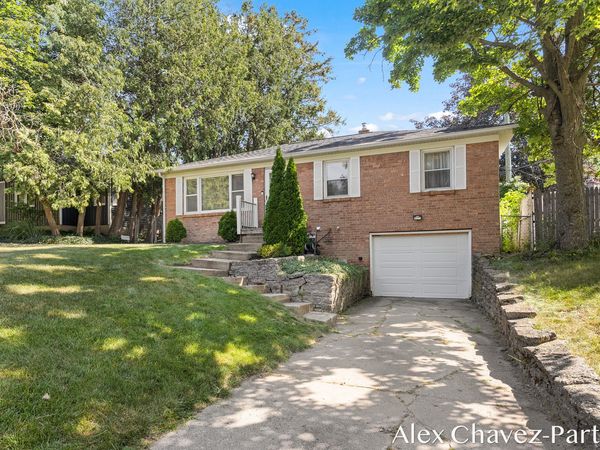 2207 Tremont Boulevard NW, Grand Rapids, MI 49504