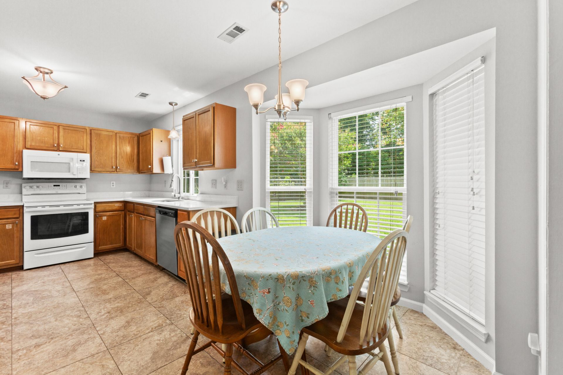 448 Indigo Road Photo 10
