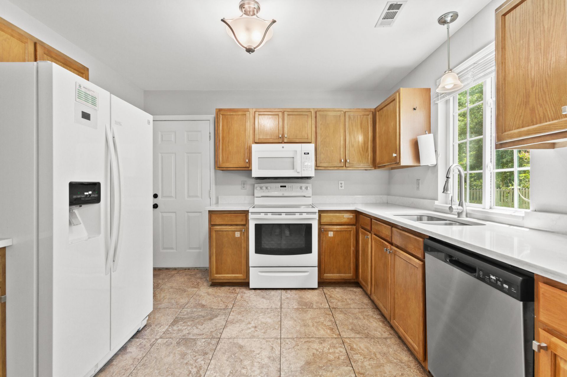 448 Indigo Road Photo 12